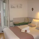 Bed & Breakfast La Berceau De Bernadette - Bernadette's Cradle - Near Bernadette'house