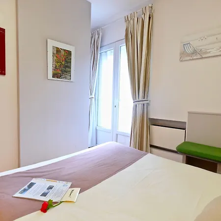 La Berceau De Bernadette - Bernadette's Cradle - Near Bernadette'house Bed and Breakfast 3*