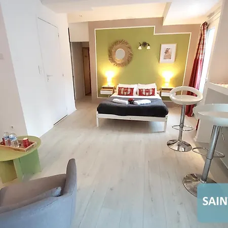 Panzió La Berceau De Bernadette - Bernadette's Cradle - Near Bernadette'house