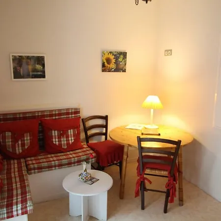 Bed and Breakfast La Berceau De Bernadette - Bernadette's Cradle - Near Bernadette'house Λούρδη