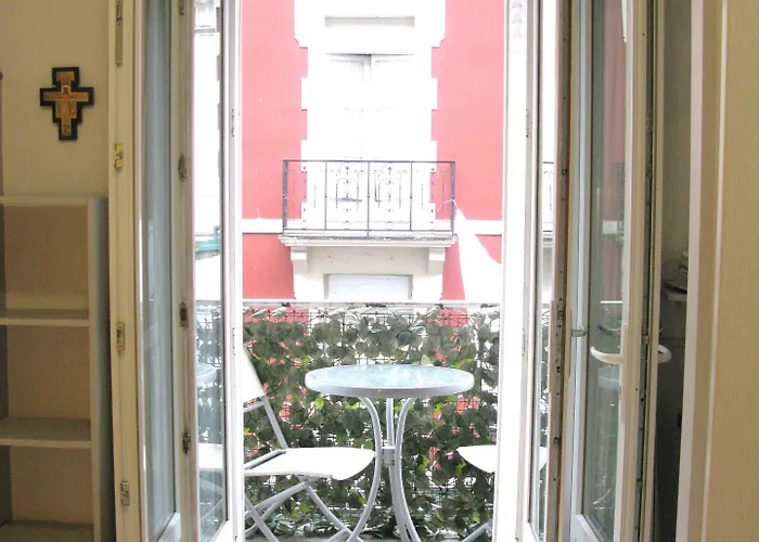 B&B La Berceau De Bernadette - Bernadette's Cradle - Near Bernadette'house