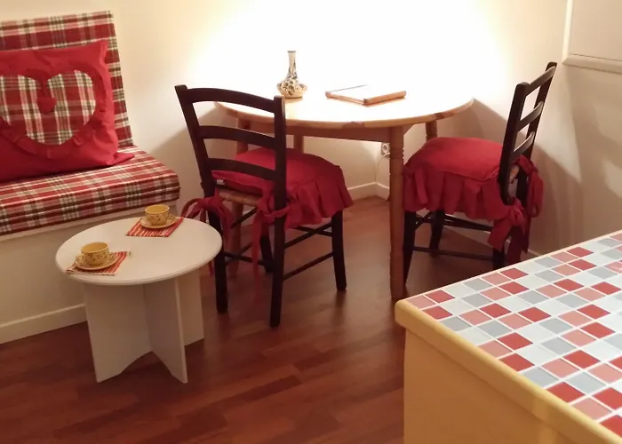 La Berceau De Bernadette - Bernadette's Cradle - Near Bernadette'house B&B