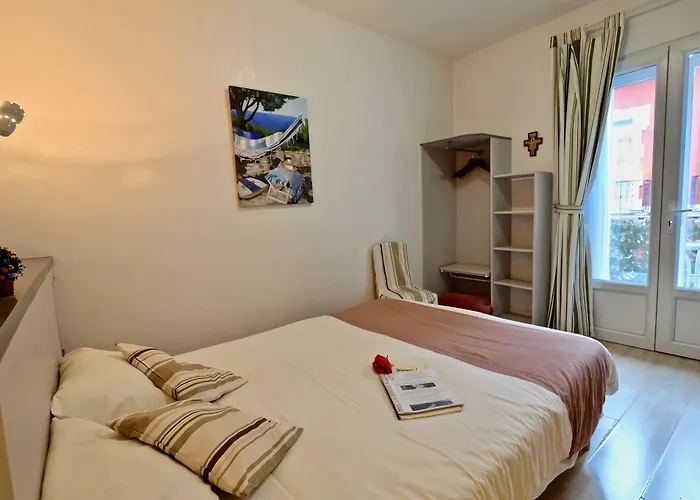 La Berceau De Bernadette - Bernadette's Cradle - Near Bernadette'house B&B 3*