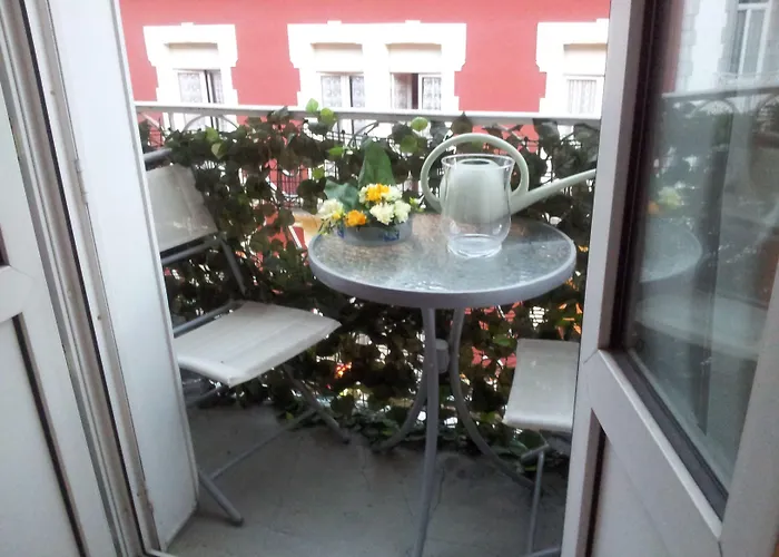 B&B La Berceau De Bernadette - Bernadette's Cradle - Near Bernadette'house