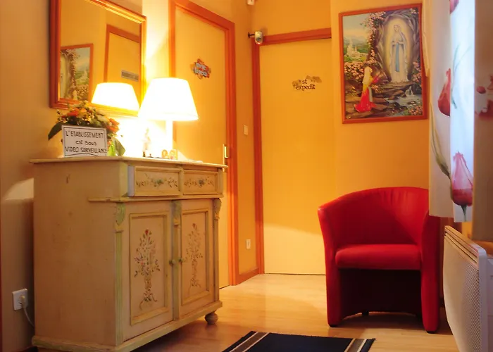 La Berceau De Bernadette - Bernadette's Cradle - Near Bernadette'house B&B