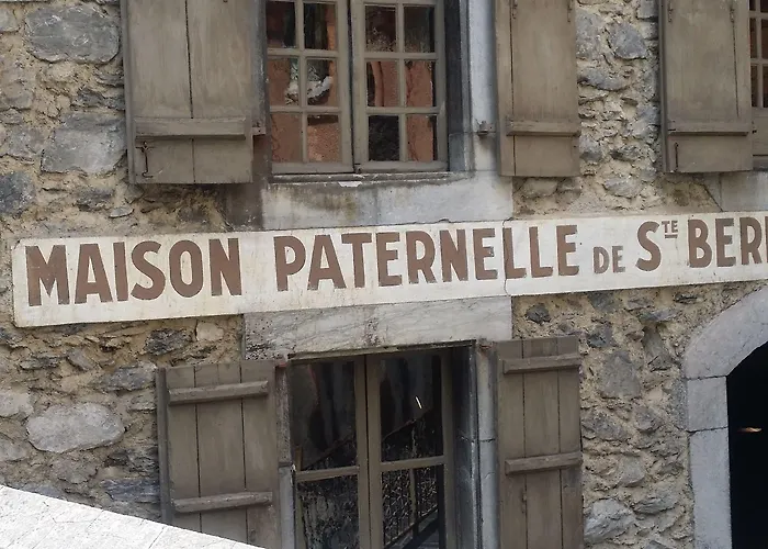 B&B La Berceau De Bernadette - Bernadette's Cradle - Near Bernadette'house 3*