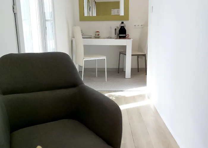 La Berceau De Bernadette - Bernadette's Cradle - Near Bernadette'house B&B