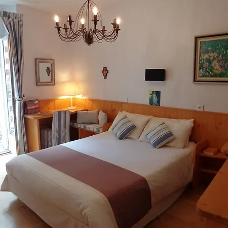 فندق مبيت وإفطار La Berceau De Bernadette 2*