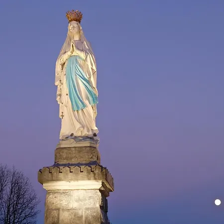 Au Berceau De Bernadette Frühstückspension 2*