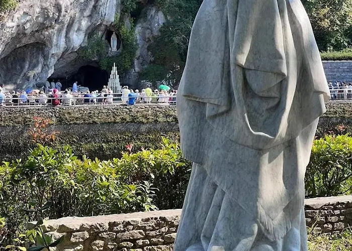 לינה וארוחת בוקר La Berceau De Bernadette - Bernadette's Cradle - Near Bernadette'house 3*