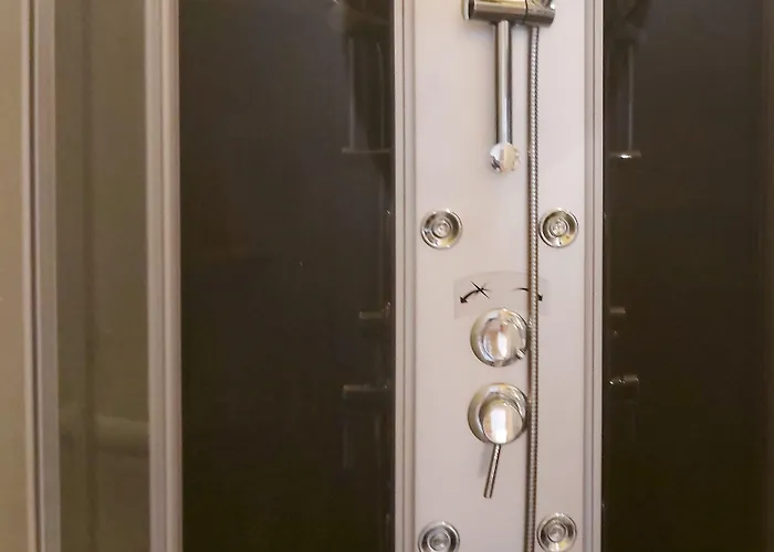 La Berceau De Bernadette - Bernadette's Cradle - Near Bernadette'house 3* לורדה